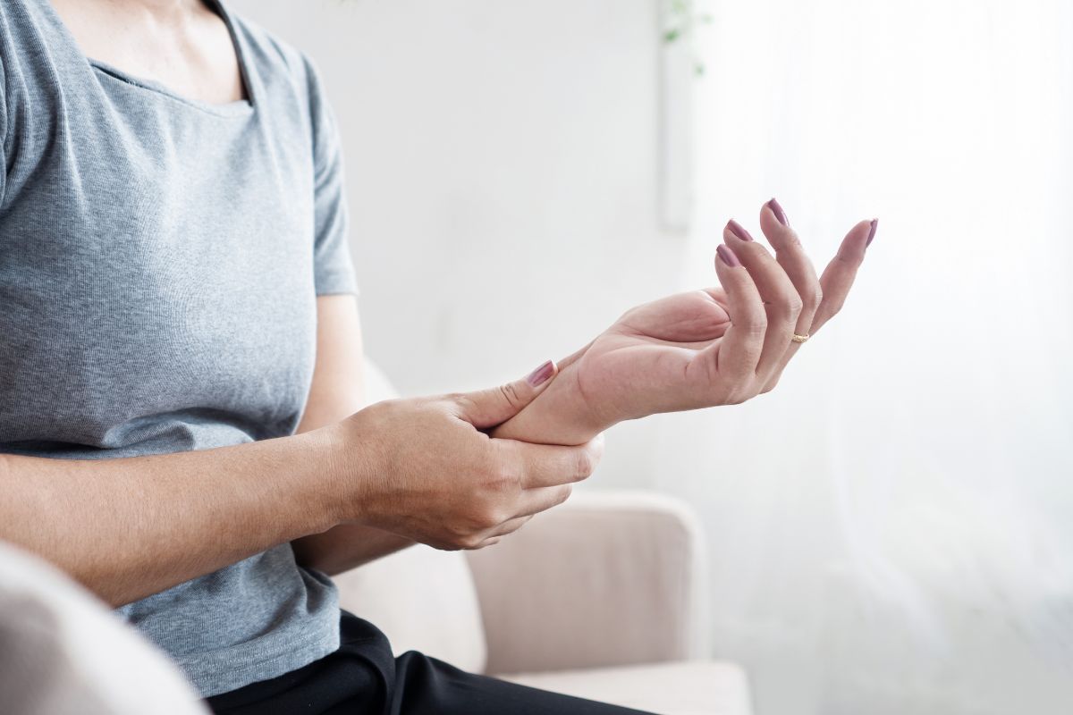 Joint and bone pain in winter effective ways to relieve discomfort