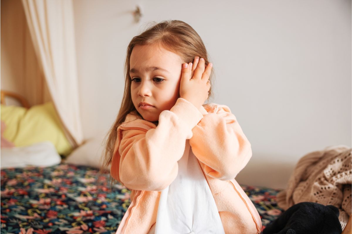 Ear pain in children – symptoms, causes, and effective treatments