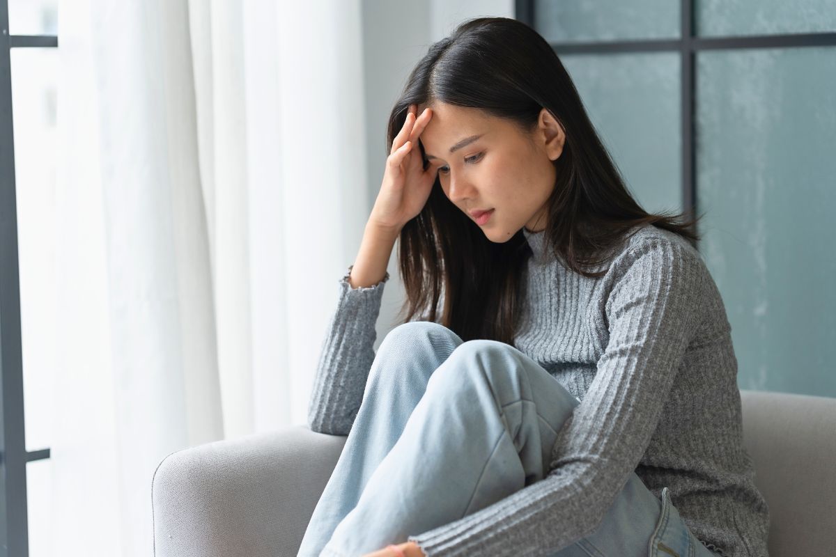 Symptoms and effects of excess cortisol and natural ways to lower cortisol levels