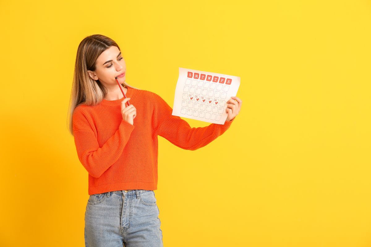 Irregular periods illustrate women's cycle, symptoms, and treatment