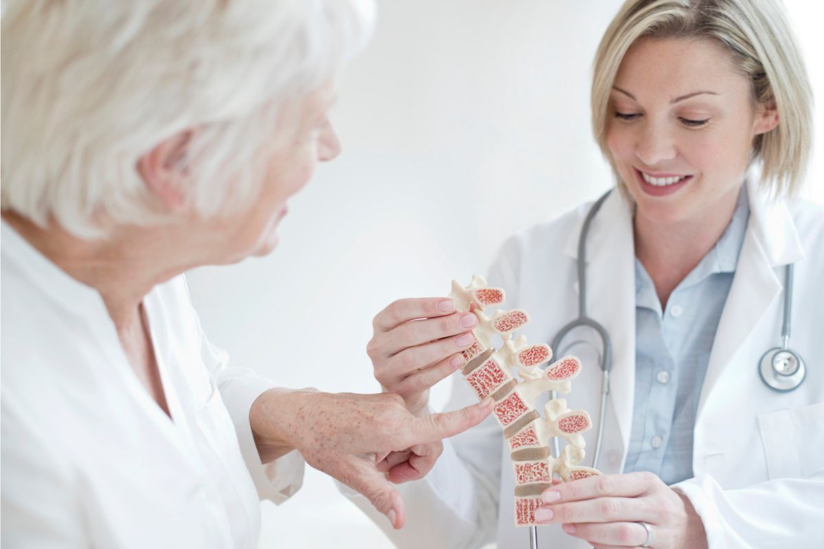 Osteoporosis diagnostics symptoms fracture treatment risk factors bones
