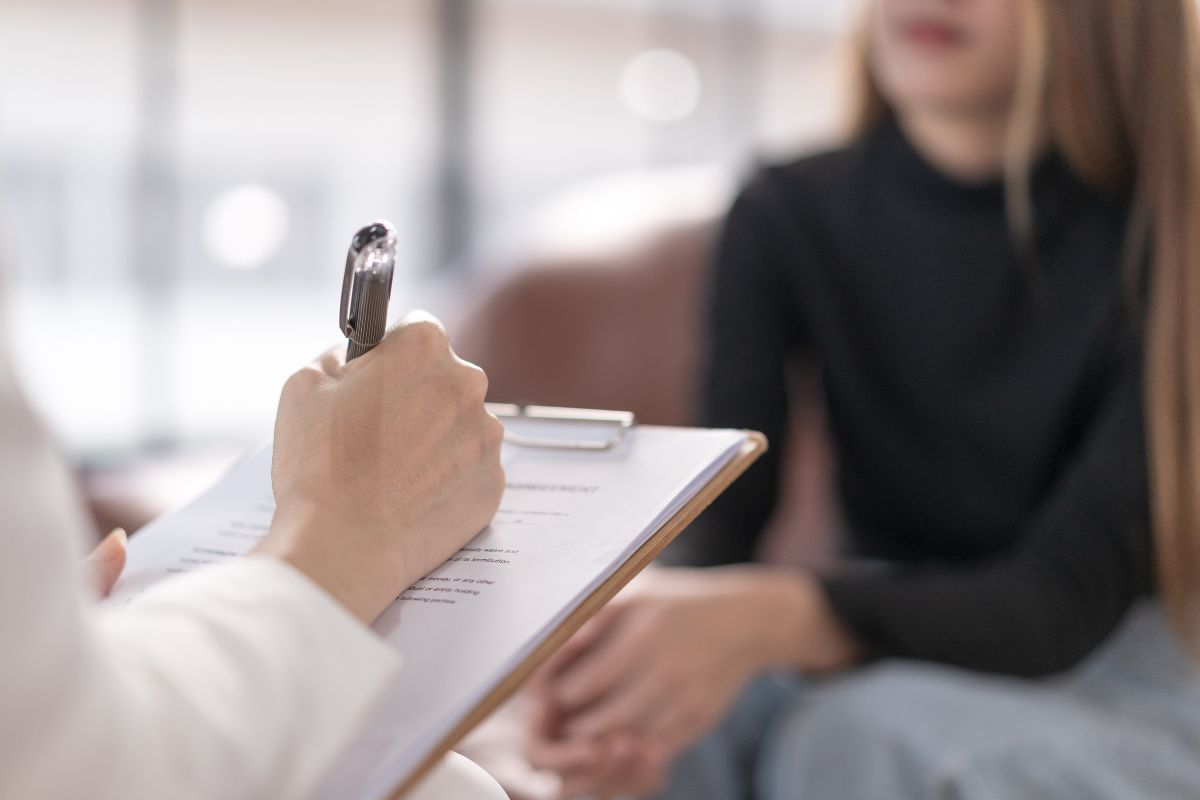 Psychologist psychotherapist psychiatrist when to seek help