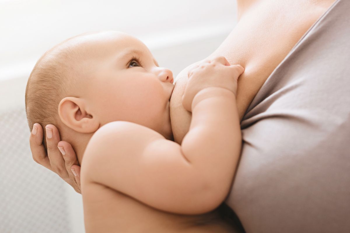 colostrum first milk mother liquid gold health benefits